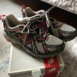 New Balance Sneakers Gray and Pink.  Size 7.  EUC